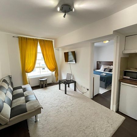 Captivating 1-Bed Apartment In London Bagian luar foto